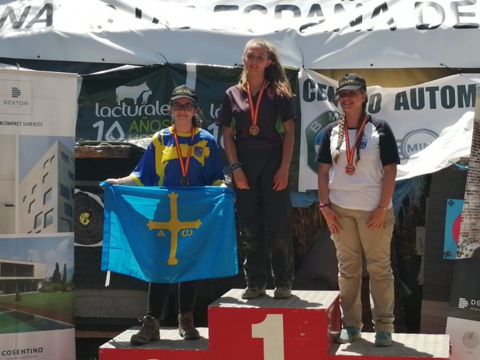 Maria , colunguesa, acaba de quedar subcampeona de ESPAÑA junior en tiro con arco!!!