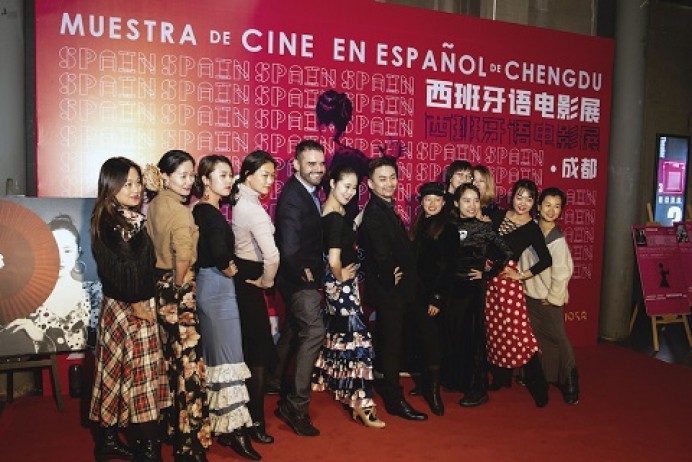 Expectación en China en la I Muestra de Cine en Español de Chengdu, organizada por el director asturiano Roberto F. Canuto.