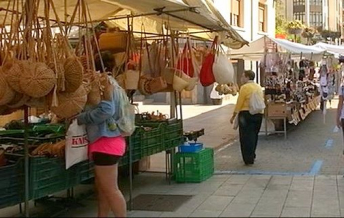 Renovaciones y nuevas autorizaciones mercados Llanes
