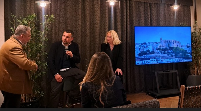 Menorca presenta en Quintueles su oferta turística y amplía los vuelos con Asturias