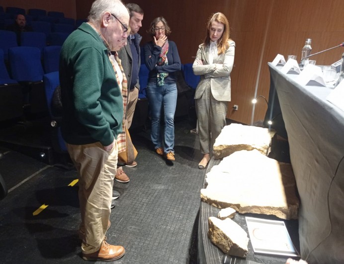 Investigadores del MUJA documentan en Asturias la primera referencia mundial de restos fecales fósiles producidos por gusanos arenícolas