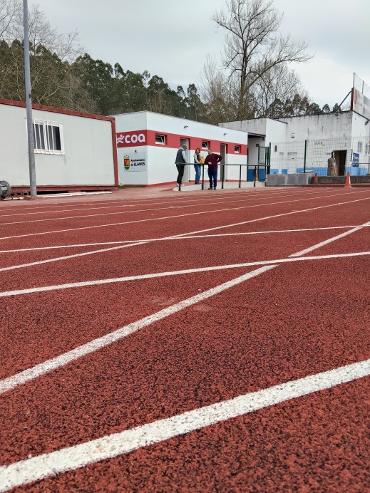 Llanes estrena nuevos vestuarios en la Pista de Atletismo de La Corredoria tras una inversión de 31.520 euros
