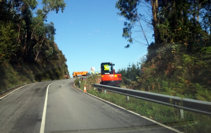 Comienzan las obras de reparación del argayu de la carretera Colunga-Lastres