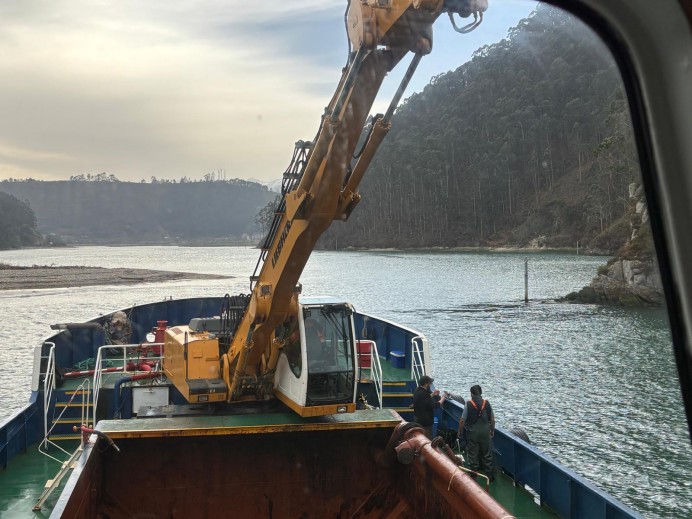 Movilidad inicia el dragado del puerto de Bustio con una inversión de 191.000 euros