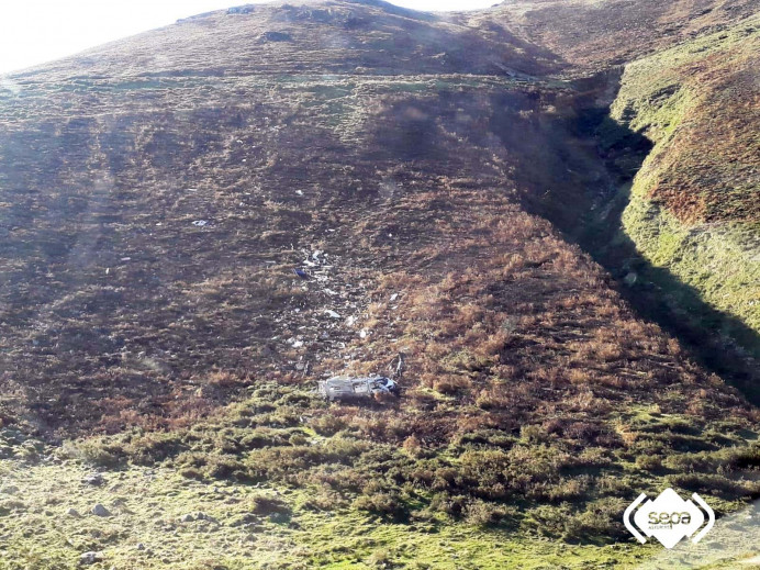 Una mujer de origen holandés fallece al salirse de la vía con una autocaravana y caer por un desnivel en Onís Una mujer de origen holandés fallece al salirse de la vía con una autocaravana y caer por un desnivel en Onís