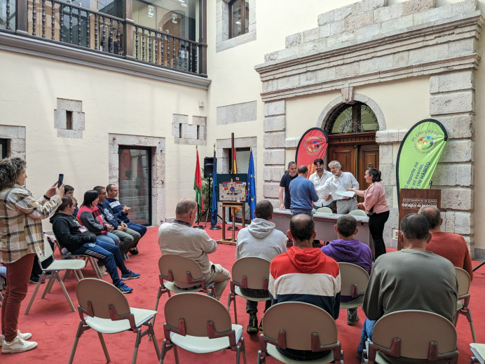 El Colegio Don Orione visita el ayuntamiento de Llanes