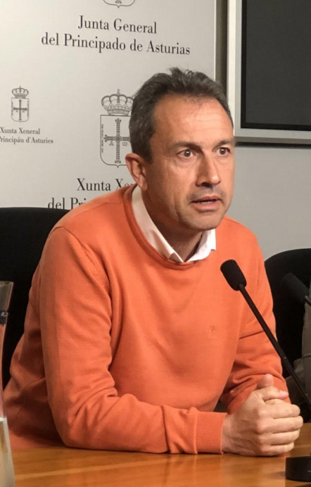 Ovidio Zapico arremete contra el PSOE por poner en cuestión al Salario Social y a sus perceptores: IU no va a aceptar ni una sola suspensión cautelar