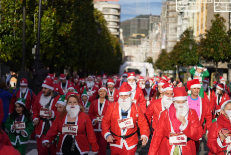 3.000 Papá Noeles y Elfos llenarán las calles de Oviedo el próximo 17 de diciembre
