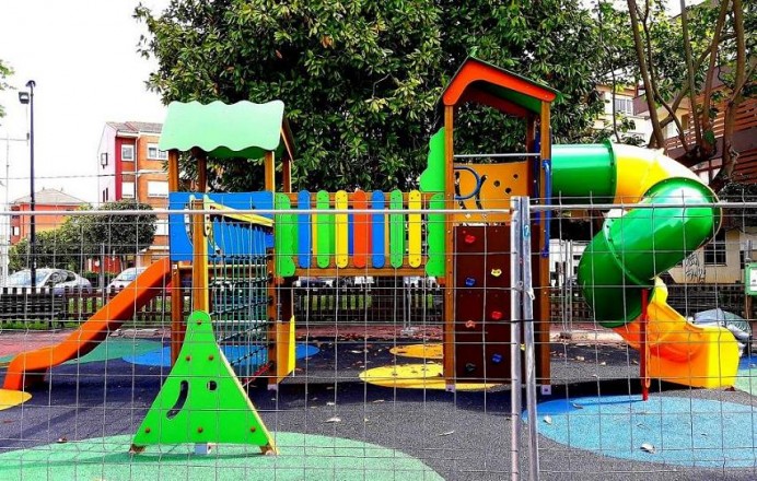 Renovación Parque infantil Posada Herrera, Llanes