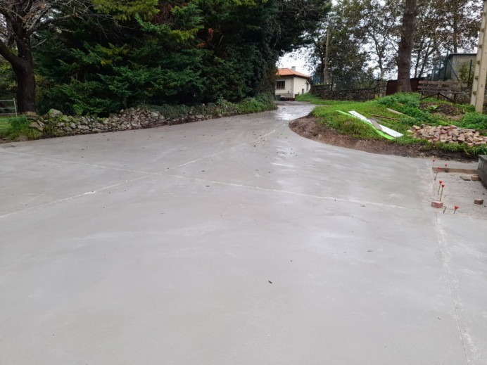 El Ayuntamiento de Llanes inicia las obras de acondicionamiento y pavimentación del acceso a Silviella