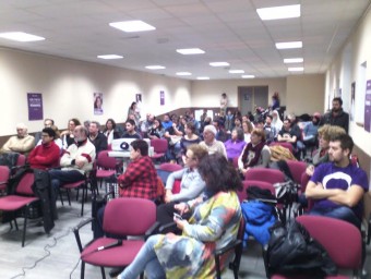 El C.C Capistrano se llena para ver la película sobre el Caso Barcenas “B” que proyectó Podemos en la Villa.