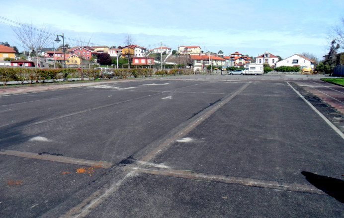 Empresa adjudicataria comienza pista polideportiva Celorio