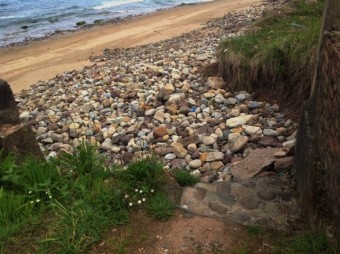 La playa de Lastres se queda sin arena