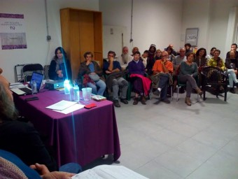 Podemos Villaviciosa celebró una mesa redonda sobre la situación de los refugiados