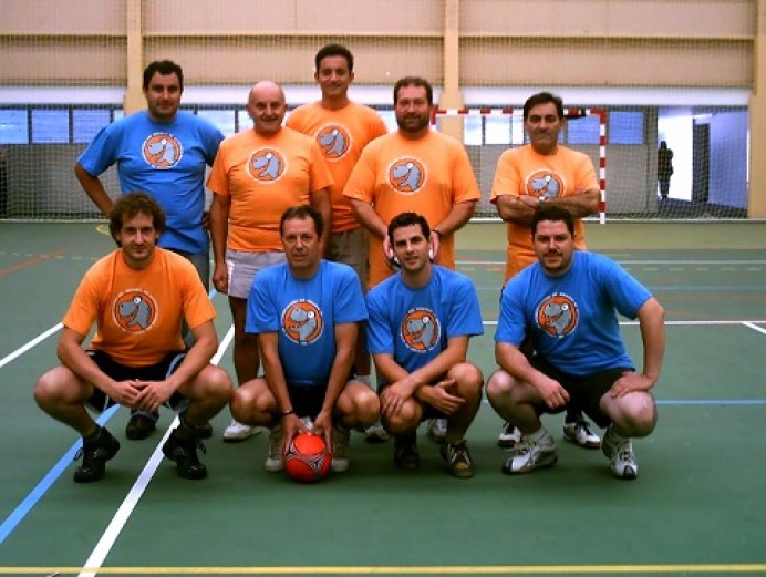 Primer partido en el Polideportivo de Colunga