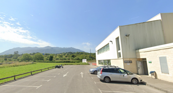 El PSOE de Colunga responsabiliza al alcalde de la sentencia sobre el Polideportivo Municipal