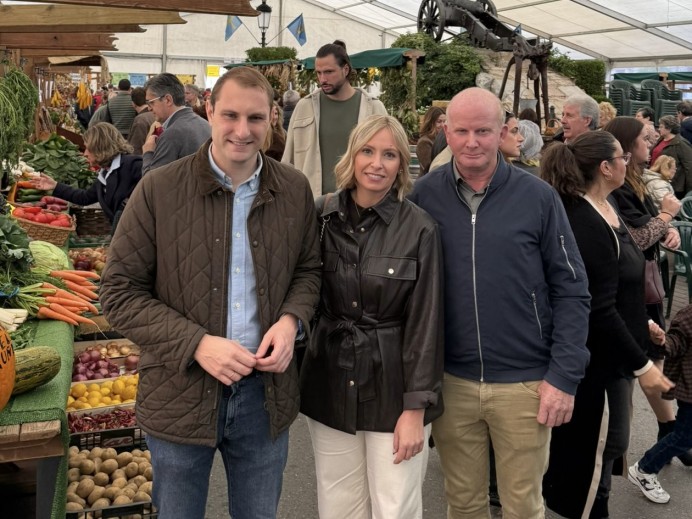 Pumares acusa al Gobierno de Barbón de acabar con el campo asturiano y tacha de chapucera la gestión del lobo