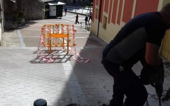 El Ayuntamiento de Colunga elimina barreras arquitectónicas en el centro de la villa