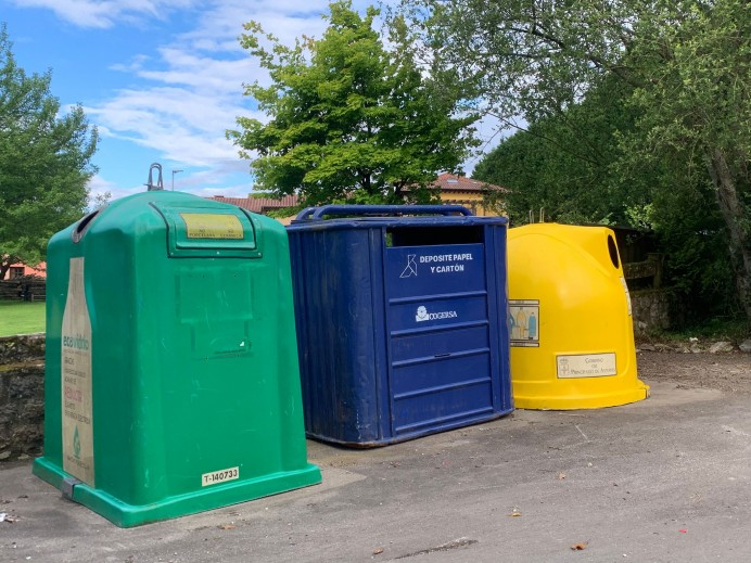 El PSOE de Llanes denuncia un reciclaje 