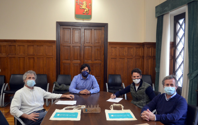 Ayuntamiento Llanes y Bosquia acuerdo para repoblar