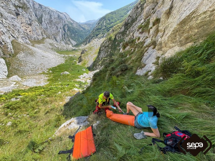 El SEPA rescata a tres personas en dos operativos en Cangas de Onís y Cabrales El SEPA rescata a tres personas en dos operativos en Cangas de Onís y Cabrales