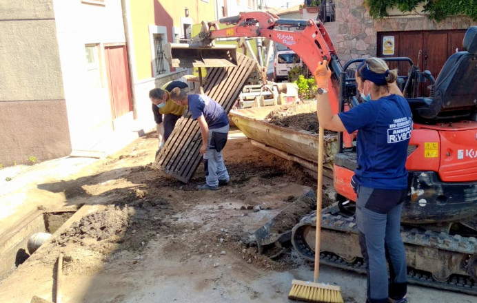 Retirada escombros acumulados en Cue por las lluvias