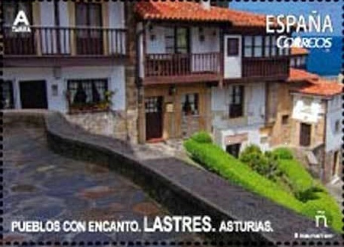 Lastres cuenta ya con dos sellos de correos dedicados a esta villa