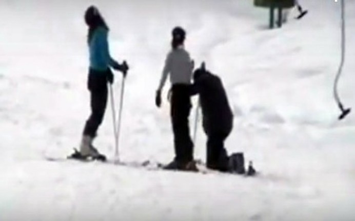 Día de esquí en San Isidro de los guajes de Llastres y otras parroquias colunguesas 