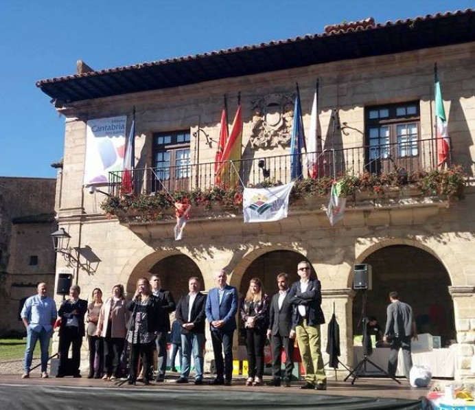 Lastres y Torazo estuvieron presentes en el I Encuentro Etnográfico de los Pueblos más Bonitos de España, celebrado en Santillana del Mar