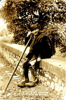 INDUMENTARIA TRADICIONAL.