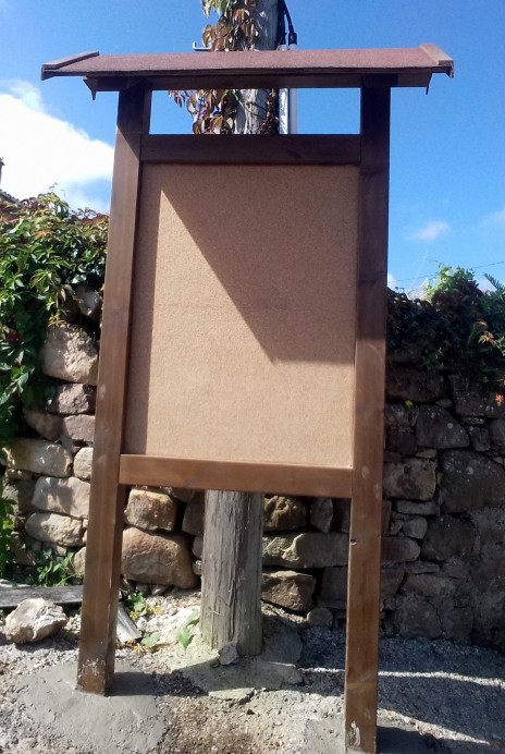 Lué estrena mobiliario urbano