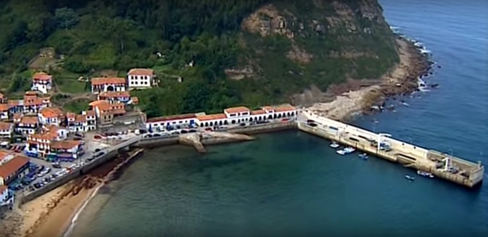 Tazones y alrededores a vista de dron 