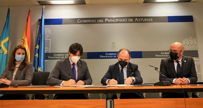 El Principado pacta con la Universidad de Oviedo un plan que garantiza su estabilidad financiera por un periodo de hasta diez años