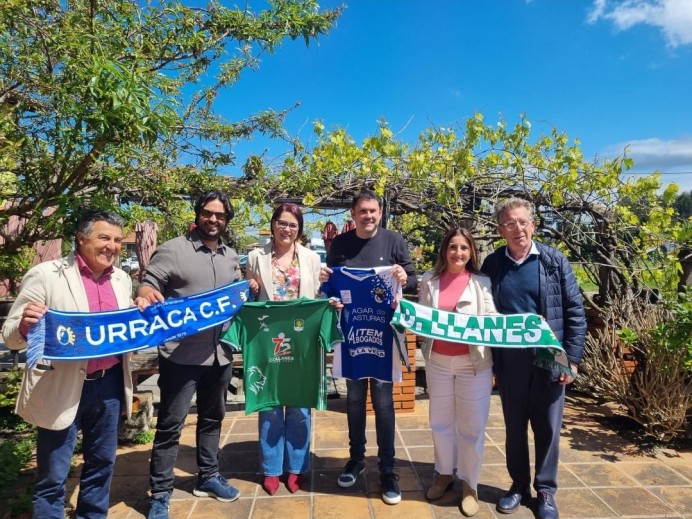 Comida de hermandad previa al derbi CD Llanes - Urraca CF que se juega mañana en Posada