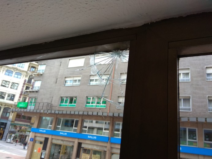 Ciudadanos denuncia un acto vandálico contra su sede en Asturias