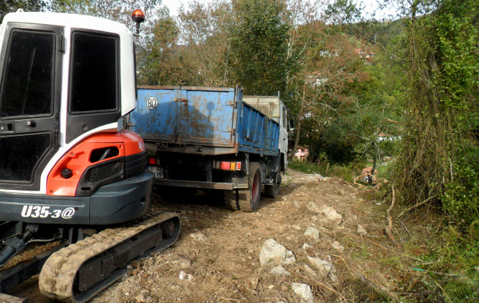 Ayuntamiento Llanes, mejora camino El Palombu, Vibaño