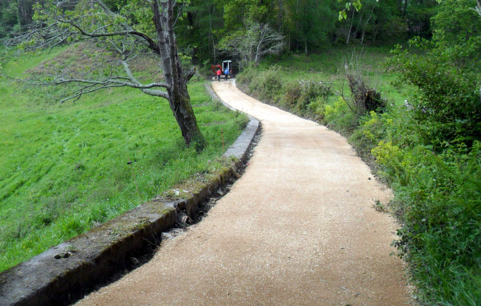 Mejora camino Corza, en Vibañu, acceso a pastizales