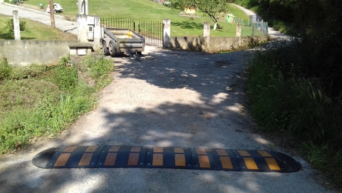 Instalación de reductores de velocidad en Lastres