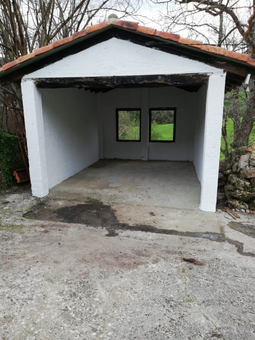 El Ayuntamiento de Llanes repara el potro de Pie de la Sierra