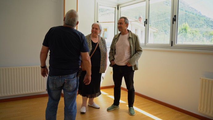 Tres familias reciben las llaves de nuevas viviendas públicas en Panes