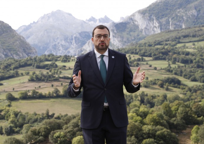 Barbón llama a salvar Asturias como paraíso natural en su mensaje del Día de Asturias