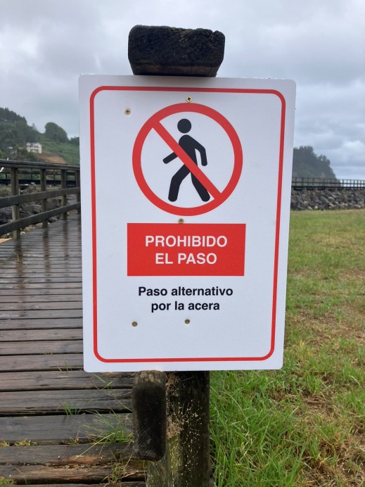 Cerrado al tránsito el paso entre Misiegu/Miami y la playa de Rodiles por motivos de seguridad