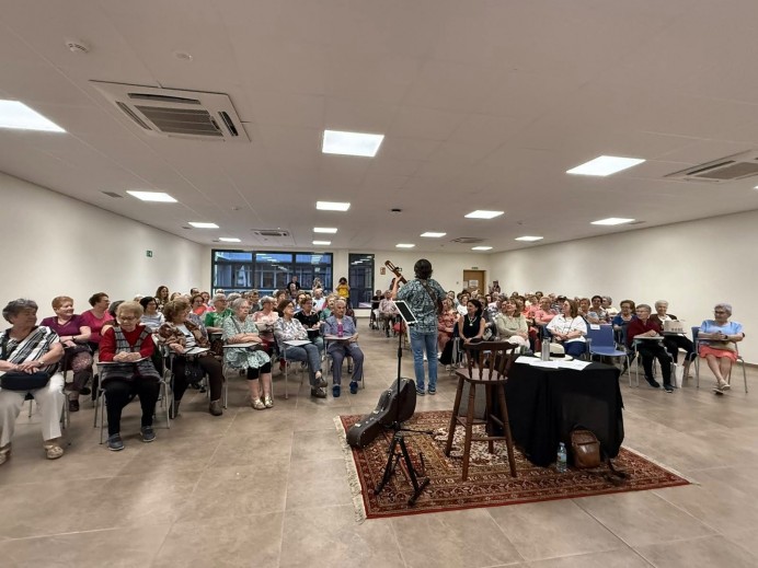 El proyecto Aguadoras de melodías llega a Asturias para reivindicar la música como herramienta de salud y encuentro entre generaciones
