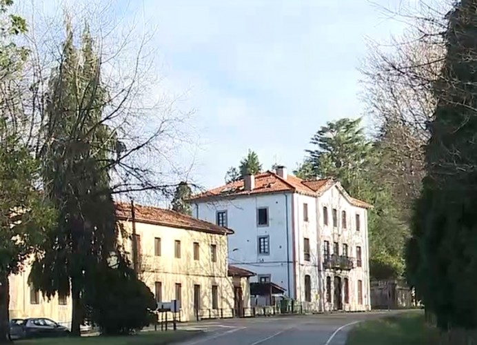 Vipasa denuncia en el juzgado la ocupación ilegal de dos viviendas sociales en Nueva de Llanes