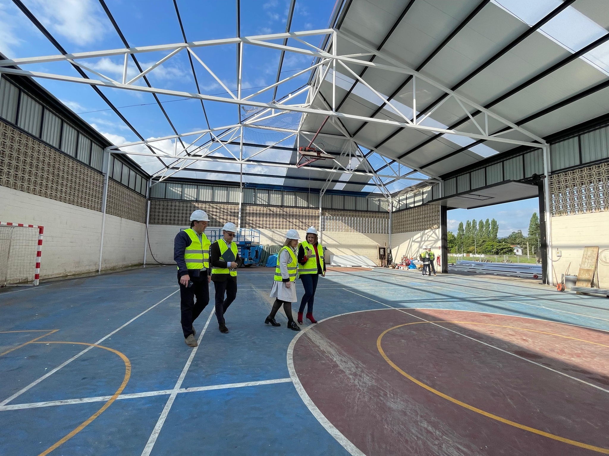 Educación financiará una carpa para el Colegio Maliayo mientras concluyen las obras del polideportivo Educación financiará una carpa para el Colegio Maliayo mientras concluyen las obras del polideportivo
