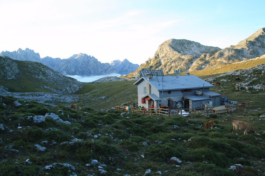 Cultura destina 140.000 euros a actuaciones de mantenimiento y renovación en los refugios de montaña gestionados por el Principado Cultura destina 140.000 euros a actuaciones de mantenimiento y renovación en los refugios de montaña gestionados por el Principado