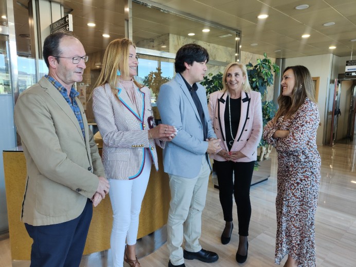 El Principado presenta el primer grado superior que ofrecerá Formación Profesional en régimen intensivo, con beca para el alumnado y más horas en la empresa El Principado presenta el primer grado superior que ofrecerá Formación Profesional en régimen intensivo, con beca para el alumnado y más horas en la empresa