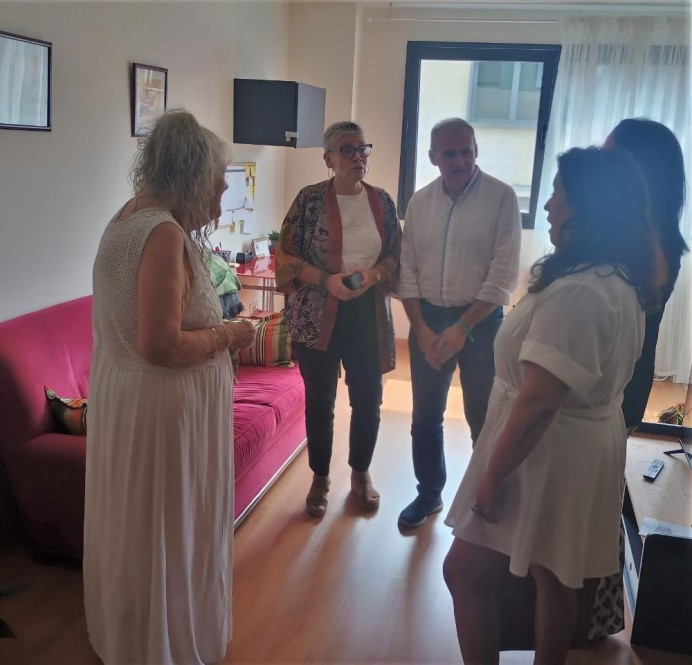 Salud amplía en Parres la red de viviendas del programa Prometeo para impulsar la vida autónoma de personas con discapacidad psicosocial